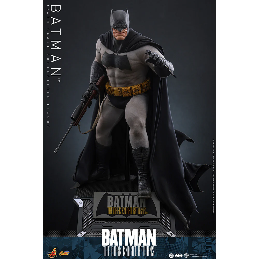 BATMAN: THE DARK KNIGHT RETURNS Batman Sixth Scale Figure by Hot Toys