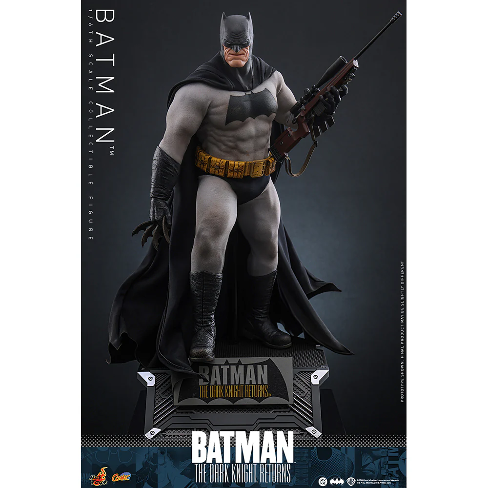 BATMAN: THE DARK KNIGHT RETURNS Batman Sixth Scale Figure by Hot Toys