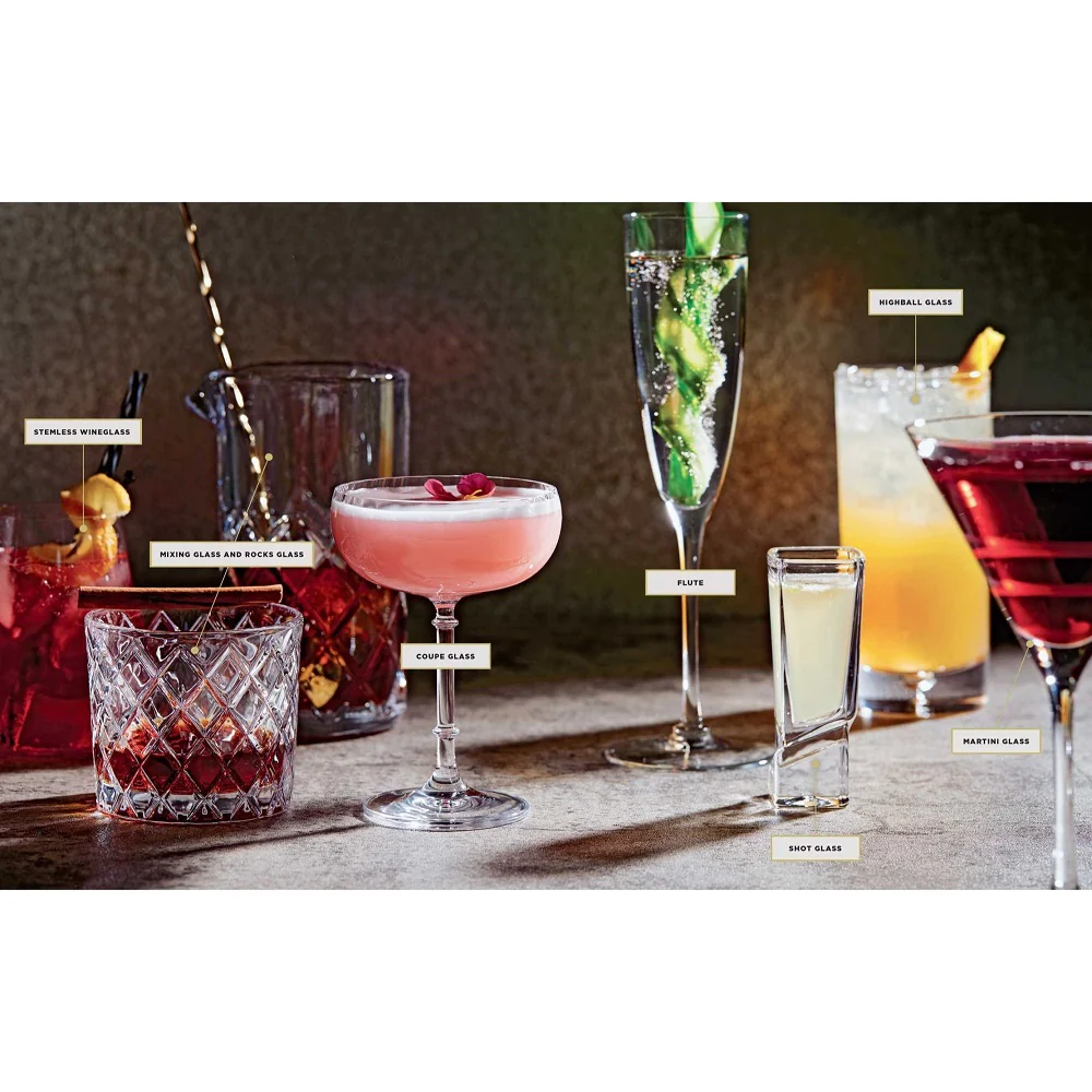 Gotham City Cocktails: Official Handcrafted Food & Drinks from the World of Batman