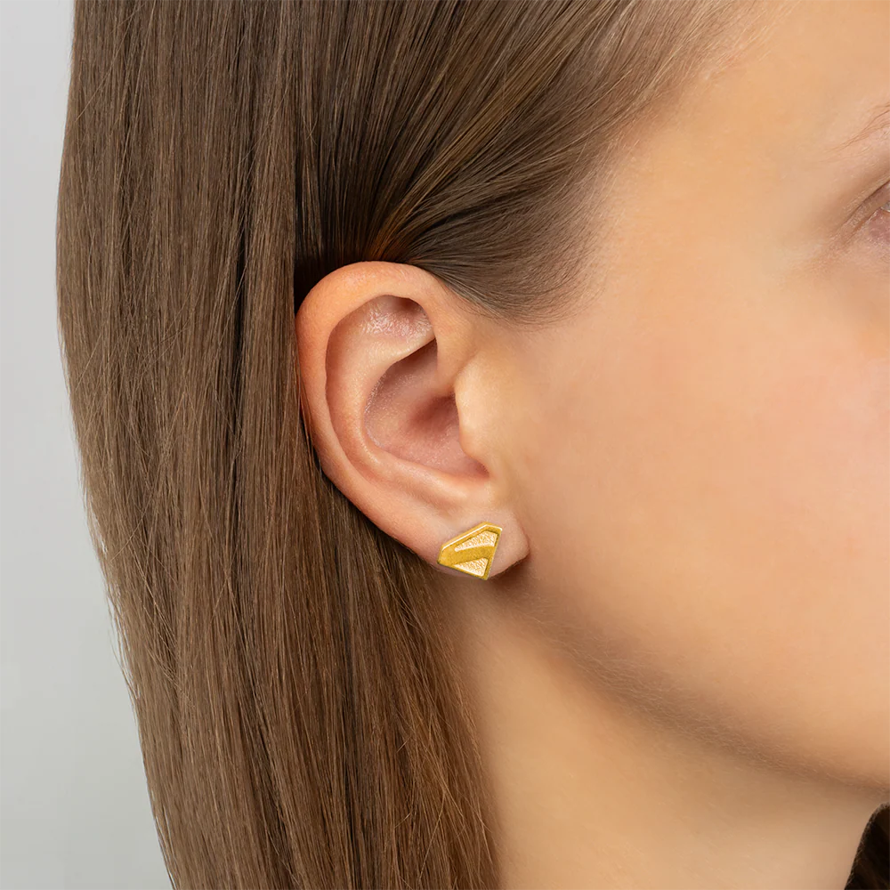 647-supergirl-2026-movie-s-shield-24k-gold-plated-sterling-silver-earrings-5.webp SUPERGIRL (2026 Movie) S-Shield 24k Gold-Plated Sterling Silver Earrings